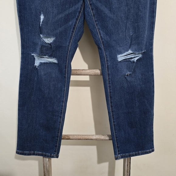 ⭐️40% Off⭐️ Old Navy Mid-Rise Power Straight Jeans - Picture 16 of 16